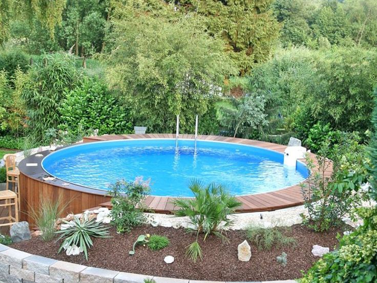 Pool im Garten